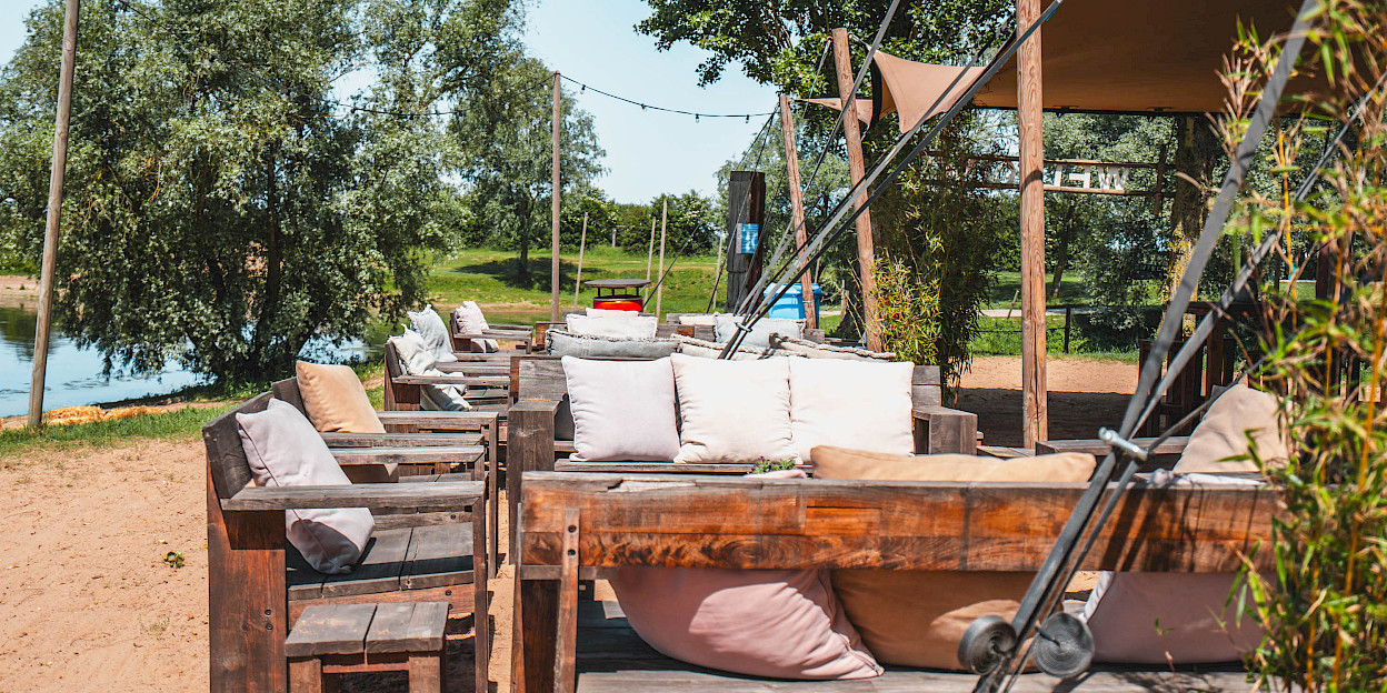 River Beach Bar - EVM19