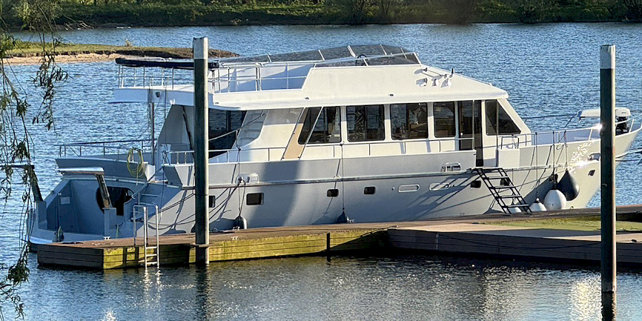 Motor jacht huren voor heidagen of vergaderingen