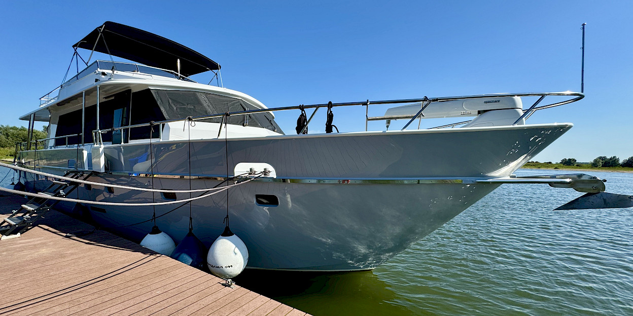 Boot met schipper huren voor grote groep
