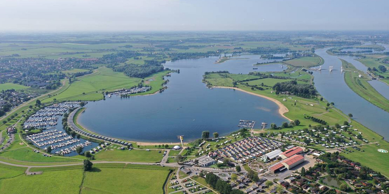 Luchtfoto Eiland van Maurik